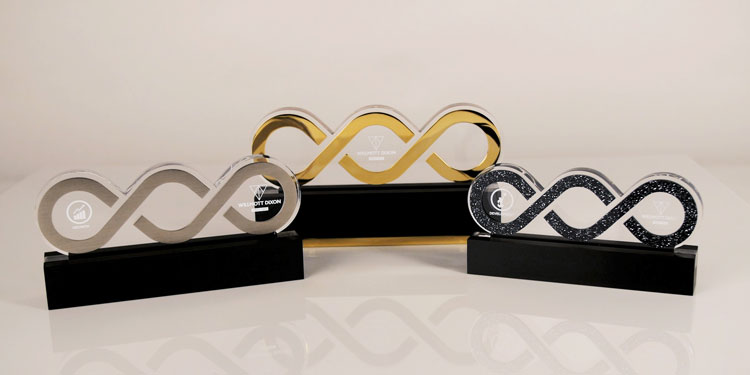 Special EFX made building awards for Willmott Dixon Willmott Dixon building awards in style of chain, made in silver, gold & sparkling balck